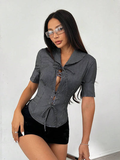 F&R Short-Sleeved Lightweight Shirt With Cinched Waist