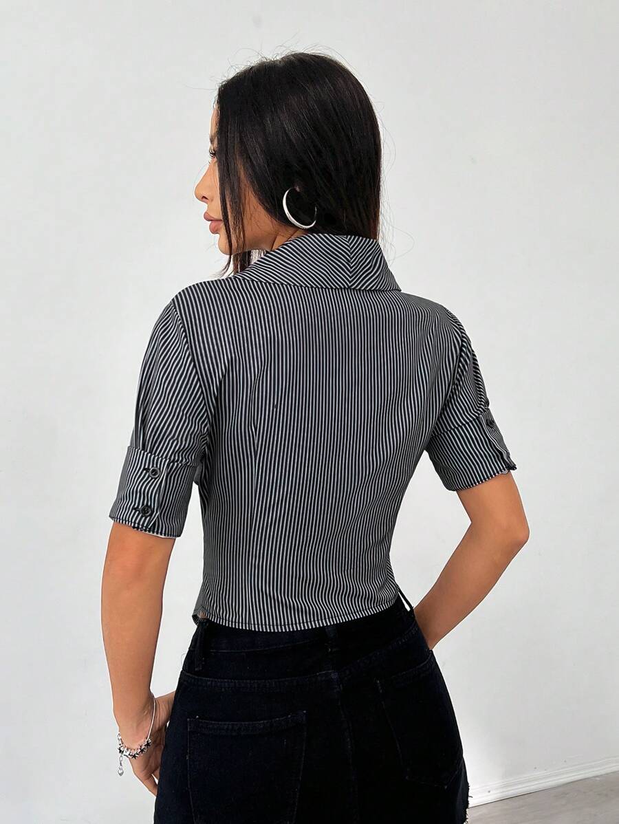 F&R Short-Sleeved Lightweight Shirt With Cinched Waist